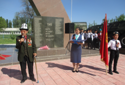 9 мая памятник в селе Кенеш.